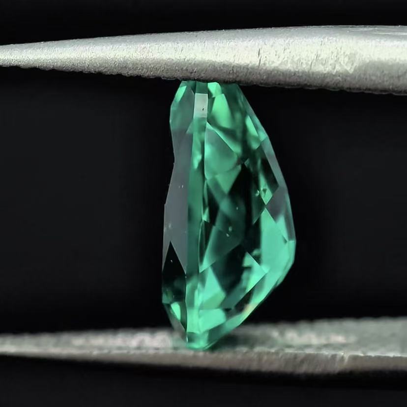 1.907ct Pear Lab Coumbia Emerald | Lab Coumbia Emerald , Custom Accept