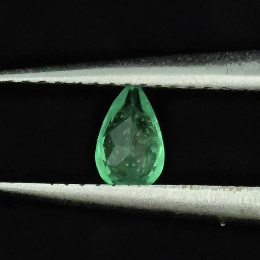0.184ct Pear Lab Coumbia Emerald | Lab Coumbia Emerald , Custom Accept