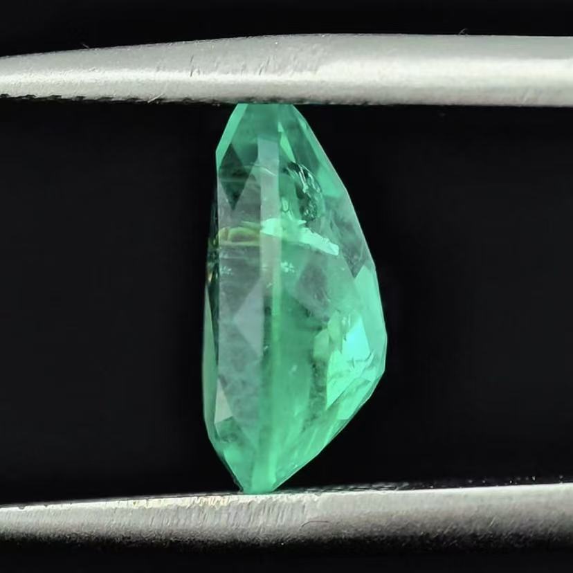 1.911ct Pear Lab Coumbia Emerald | Lab Coumbia Emerald , Custom Accept