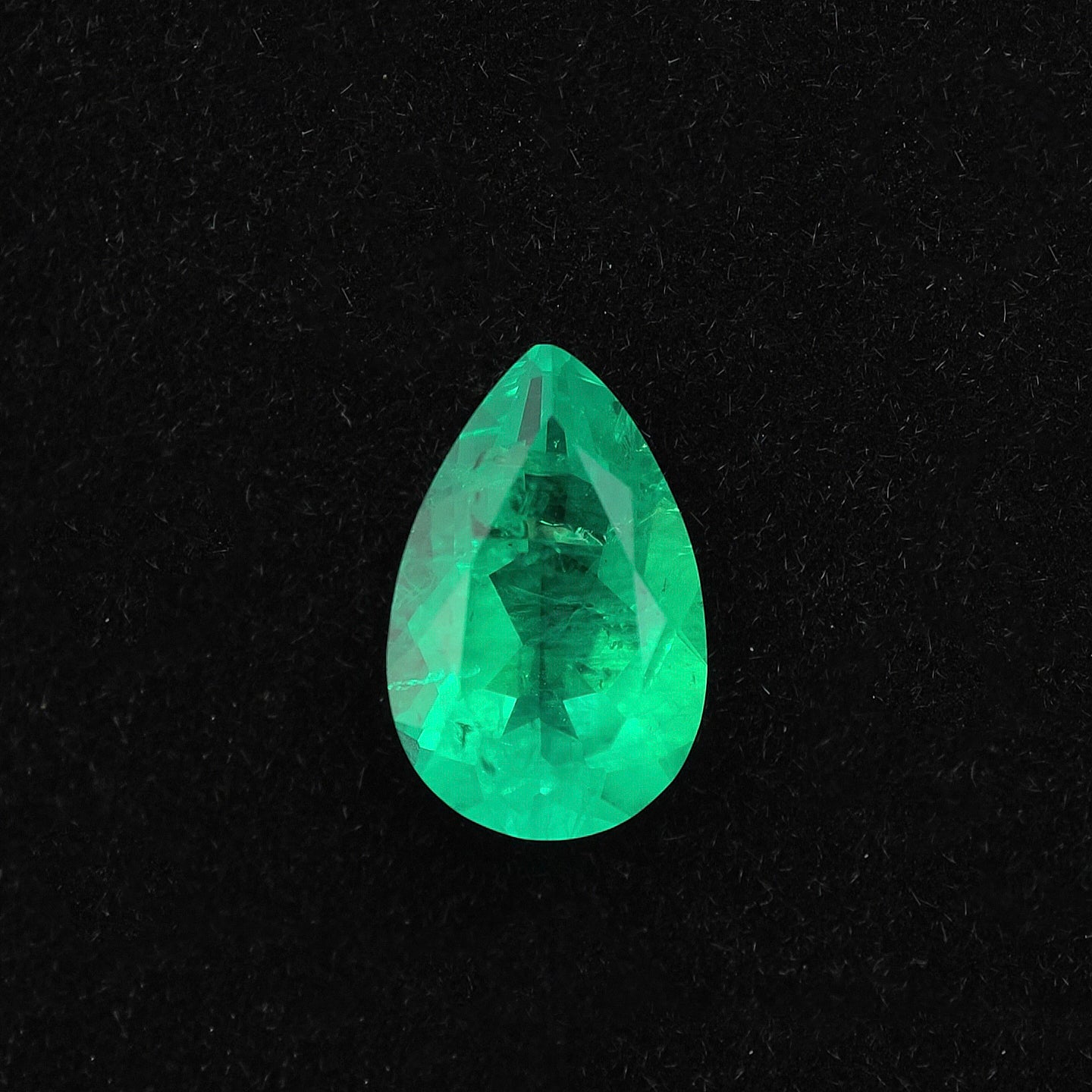 1.911ct Pear Lab Coumbia Emerald | Lab Coumbia Emerald , Custom Accept