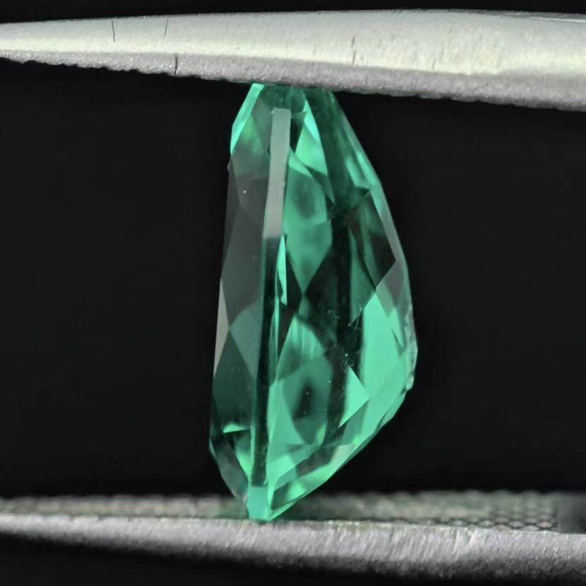 1.895ct Pear Lab Coumbia Emerald | Lab Coumbia Emerald , Custom Accept