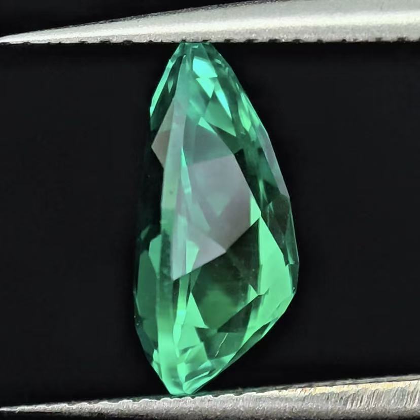 1.887ct Pear Lab Coumbia Emerald | Lab Coumbia Emerald , Custom Accept