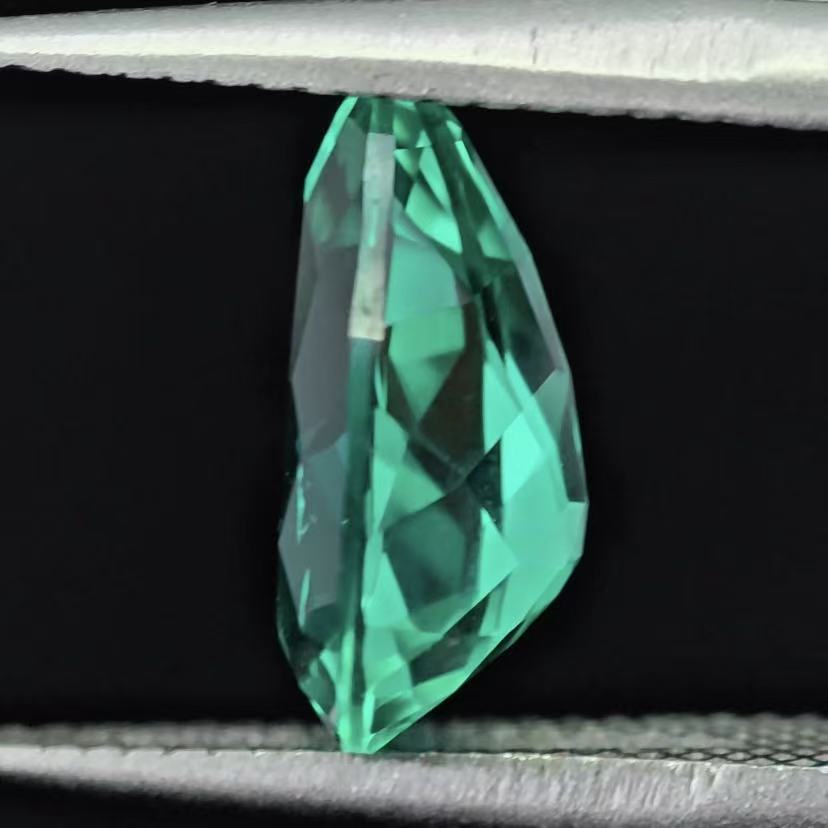 1.874ct Pear Lab Coumbia Emerald | Lab Coumbia Emerald , Custom Accept