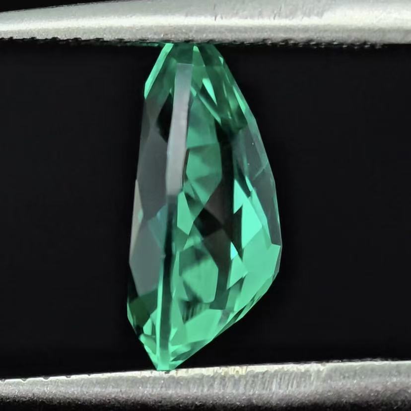 1.863ct Pear Lab Coumbia Emerald | Lab Coumbia Emerald , Custom Accept
