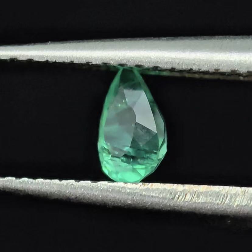 0.232ct Pear Lab Coumbia Emerald | Lab Coumbia Emerald , Custom Accept