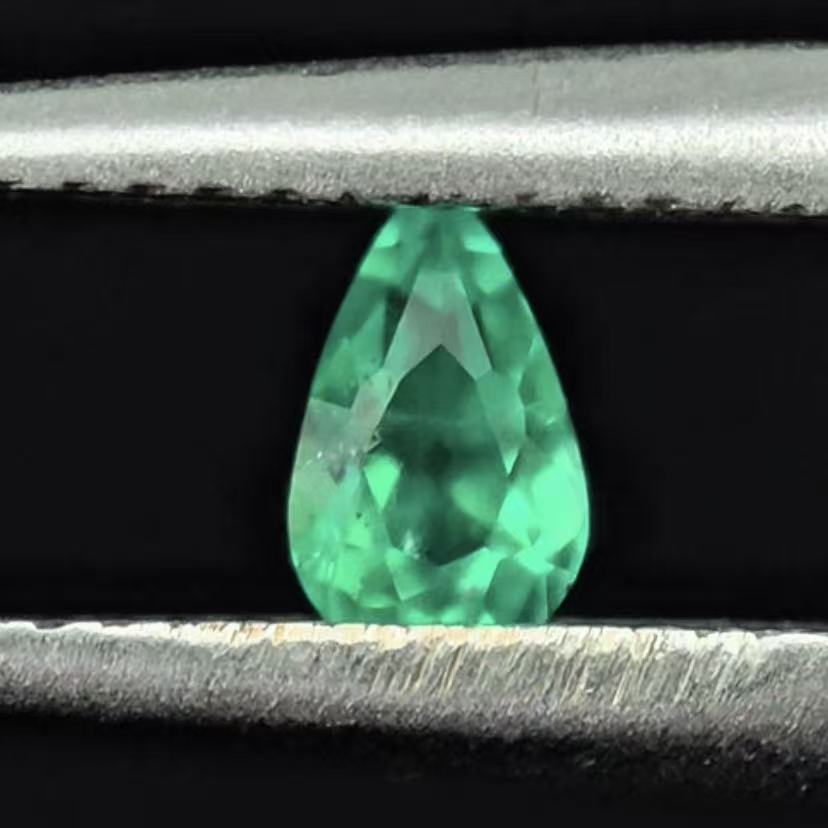 0.23ct Pear Lab Coumbia Emerald | Lab Coumbia Emerald , Custom Accept