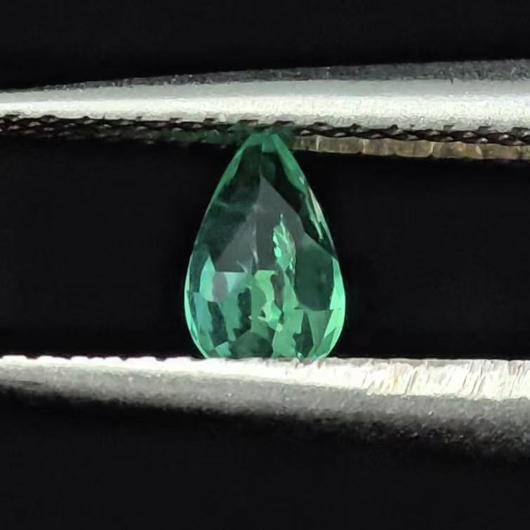 0.216ct Pear Lab Coumbia Emerald | Lab Coumbia Emerald , Custom Accept
