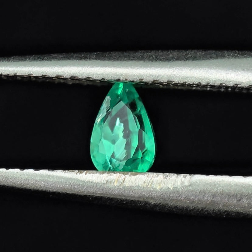 0.216ct Pear Lab Coumbia Emerald | Lab Coumbia Emerald , Custom Accept