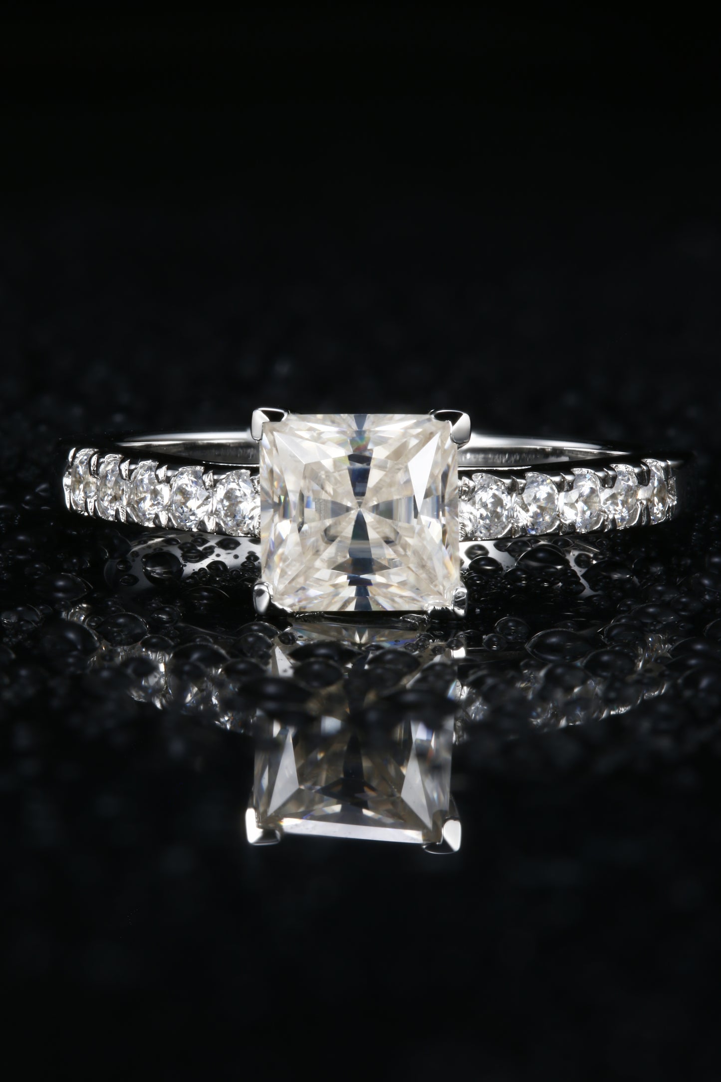 Round Mossanite Women Ring | White Gold-Plated S925 Ring, Custom Available