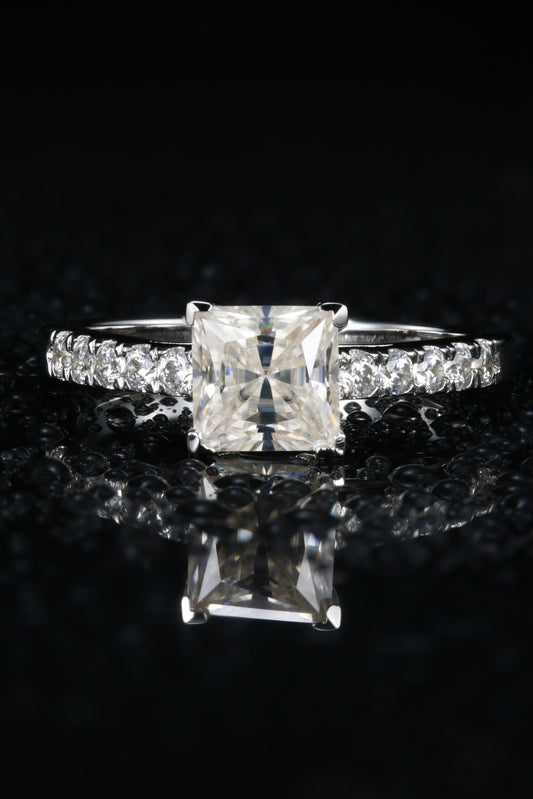 Round Mossanite Women Ring | White Gold-Plated S925 Ring, Custom Available