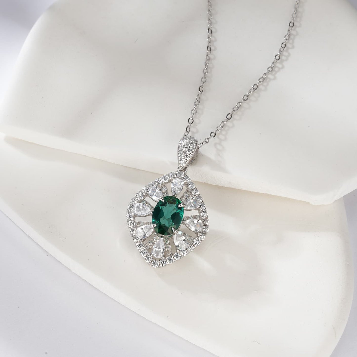 6*8mm 1.04 Ct Oval Lab Emerald Necklace | Rhodium-Plated S925 Silver, Custom Available