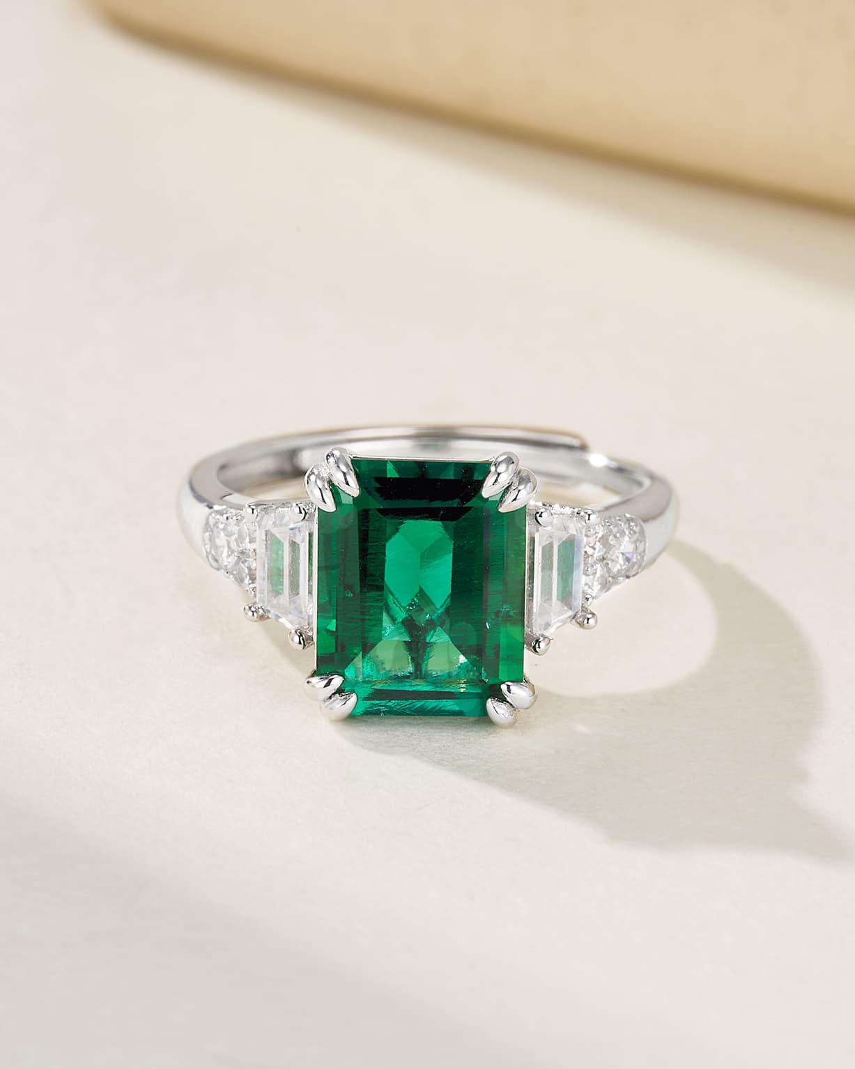 8*10mm 2.8Ct Rectangle Lab Emerald Ring | Rhodium-Plated S925 Silver, Custom Available