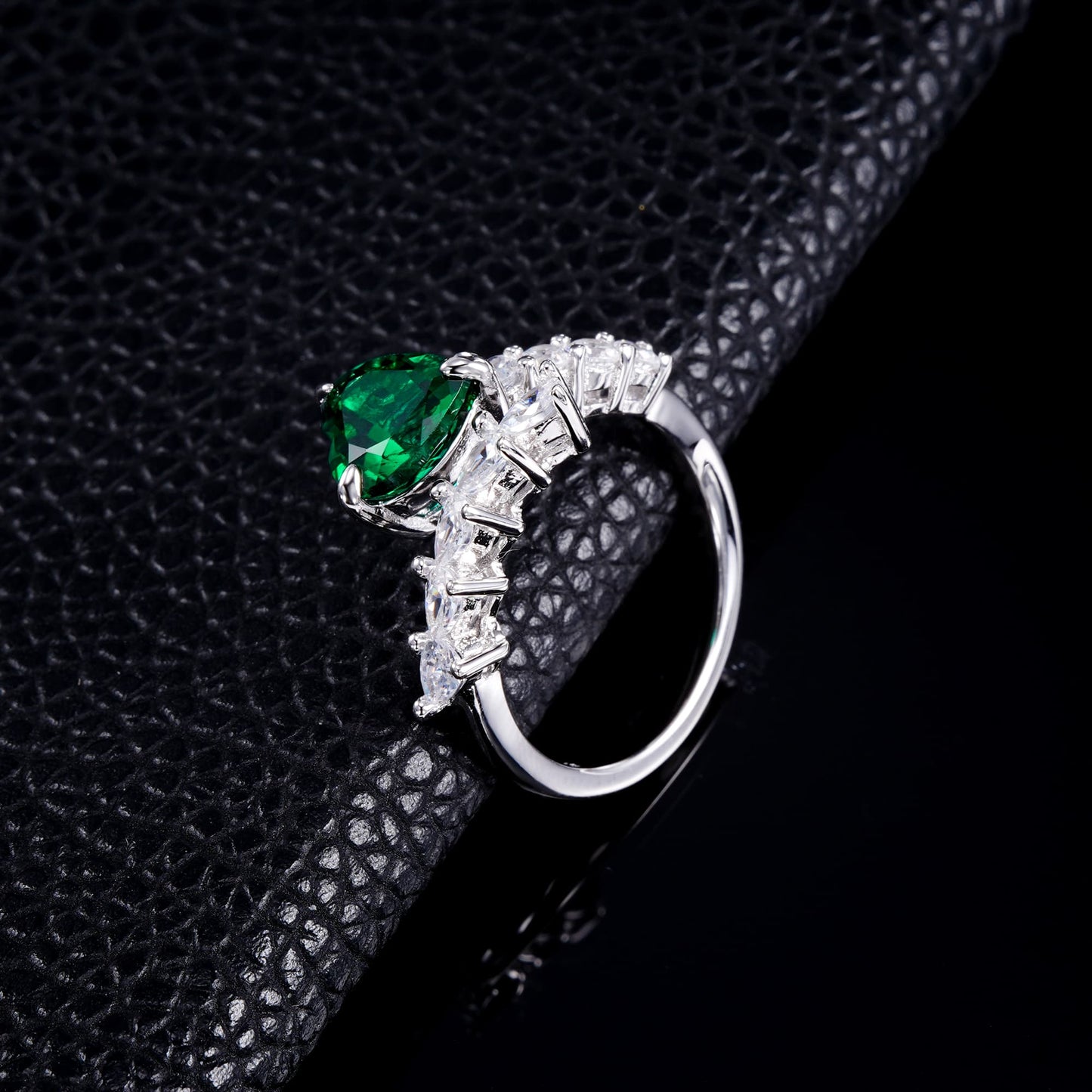 8mm 1.8Ct Heart Gem Lab Emerald Ring | Rhodium-Plated S925 Silver, Custom Available